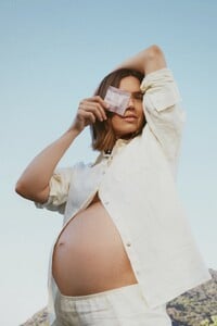 Perelel-Universe-Mandy-Moore-Hero.jpg