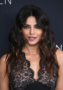 Priyanka_Malaysia_2812129~1.jpg