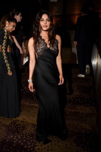 Priyanka_Malaysia_282329~23.jpg