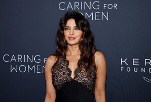 Priyanka_Malaysia_28929~40.jpg