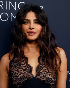 Priyanka_Malaysia_289529~3.jpg