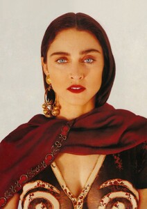 Ritts_UK_Vogue_February_1989_Cover_Look.thumb.jpg.ca0f1b62ba94c2e2b4e651cbe2b949b1.jpg