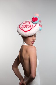 ScarlettMayer-LisaHughesMillinery.thumb.jpg.837142947ad0f18517bad6678ef4e9e6.jpg