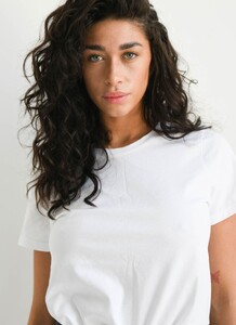 ShaynaCaresseSenior1b2.thumb.jpg.fb40e16e0ff7dba4aee826939590818c.jpg