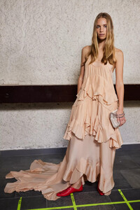 StellaMccartneybksS24125.thumb.jpg.9fdd4257a8a23f36dd39897bd57998d3.jpg