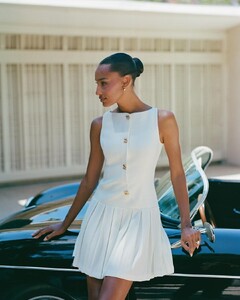 Step into the @jastookes edit. From sleek silhouettes to statement accessories, this edit captures the essence of Jasmine’s chic, understated aesthetic. It’s a perfect balance of classic sophistication and co (17).jpg