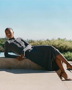 Step into the @jastookes edit. From sleek silhouettes to statement accessories, this edit captures the essence of Jasmine’s chic, understated aesthetic. It’s a perfect balance of classic sophistication and con (6).jpg