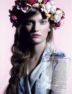Tatler-Russia-2012-04-dragged-3.thumb.jpg.1a125239ba771d5d6f149ee9ecb52d27.jpg