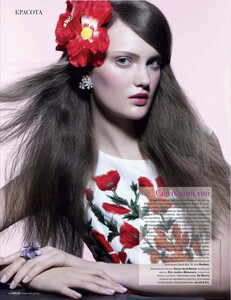 Tatler-Russia-2012-04-dragged-4.thumb.jpg.72d1a4a0229bf1cbcf6f97bf75b3f80c.jpg