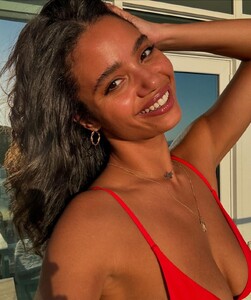 ValynDobson2b2.thumb.jpg.b3f388231d54ddd175fcf20d816b5414.jpg
