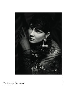 Yemchuk_AnOther_Man_Spring_Summer_2009_09.thumb.jpg.cc54a96af5b19976b77f17d1cf79ad91.jpg