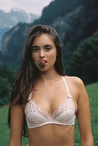 Yvette6.jpg