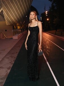 Zendaya---Prelude-To-The-Olympics-at-Fondation-Louis-Vuitton-in-Paris-04.jpg