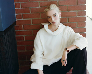 anya-taylor-joy-weekend-2024-MZ-002.thumb.jpg.fbd3e649344f822d54369c8f20262272.jpg