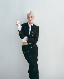 anya-taylor-joy-weekend-2024-MZ-005_664ec6.thumb.jpg.62a1223a6240f6e7346dec28260cf0b9.jpg