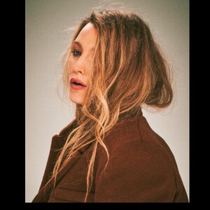 blakelively_461423499_1777494659659985_7997750352774182084_n.jpg
