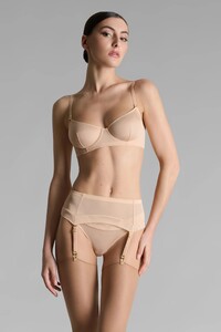 clemence-navarro_maison-close-4.thumb.jpg.b8d560339d5066c07ab0d11326249c2b.jpg