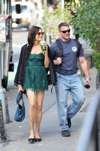 famke-janssen-and-ryan-faucett-out-for-a-smoothie-in-west-village-09-16-2024-4.thumb.jpg.cc21bf592379eba950a52a50a822f1b4.jpg