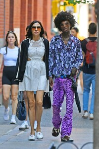 famke-janssen-turns-heads-during-casual-stroll-in-new-york-2.thumb.jpg.735d58d516131f8b067a97313621d069.jpg
