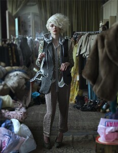 fashion_bailout_08.thumb.jpg.c5ee9a3ee31e7b3ec01ed677e3b51966.jpg
