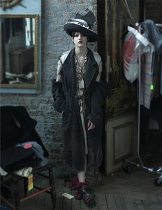 fashion_bailout_11.thumb.jpg.f09271cc5a0acfcce87bf4e2aefe4a9a.jpg