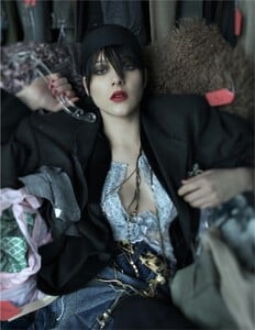 fashion_bailout_13.thumb.jpg.099f66aa5d20ce2657ccf736a0b46986.jpg