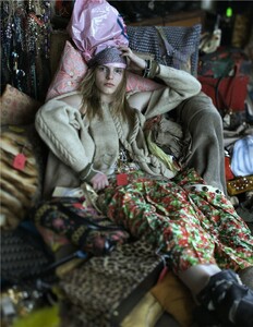 fashion_bailout_14.thumb.jpg.e33bcd2831774f1e11a05b8dade04ab7.jpg