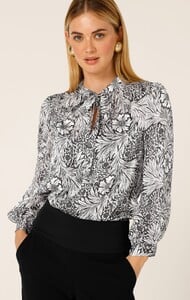 florentine-blouse-in-black-white-floral-tops-42500076929273.jpg