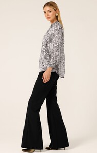 florentine-blouse-in-black-white-floral-tops-42500077322489.jpg