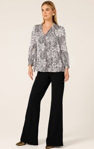 florentine-blouse-in-black-white-floral-tops-42500078010617.jpg
