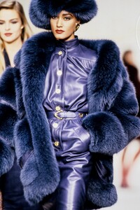 givenchy-fw-87-1.thumb.jpg.f0bcefb1a57d62890946abba5dfc23b1.jpg