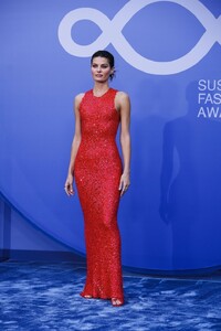 isabeli-fontana-at-the-cnmi-sustainable-fashion-awards-2024-during-milan-womenswear-springsummer-2025-092224-67253757946.thumb.jpg.573afd97885a4f0f42b786d071761ec6.jpg