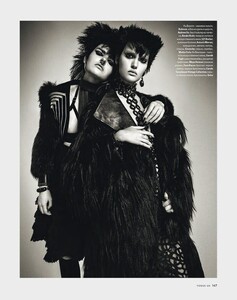 jack-waterlot-punk-vogue-ukraine-nov-2015-1(2).thumb.jpg.5797c77914268ad7bfcdb5be134bdec9.jpg