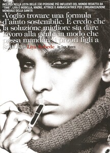 liyakebedetomomunroludivinepoiblancvogueitaliaaugust20101.thumb.jpg.36a36a6407d1f1811685ec7f25dc84f1.jpg