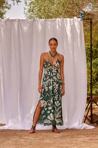 mare-di-latte-robe-longue-dos-nu-4_4867fd8a-065d-4f3b-8191-466518a740f5.jpg
