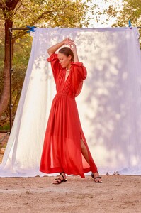 mare-di-latte-robe-soie-5_b4aff522-6495-4f28-9efe-a2a828610f07.jpg