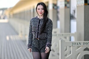 mikey-madison-shines-at-anora-photocall-in-deauville-1.jpg
