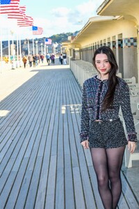 mikey-madison-shines-at-anora-photocall-in-deauville-7.jpg