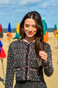 mikey-madison-shines-at-anora-photocall-in-deauville-8.jpg