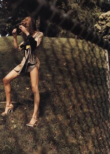 natalia_vodianova_pop_aw02_07_bruce_weber.thumb.jpg.545d6b313bad22500cb75d27255fb726.jpg