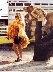 outlawcouture010.thumb.jpg.e8c58ec78ca760105a918ba3fc6f10af.jpg