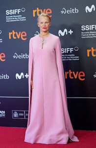 pamela-anderson-sizzles-on-the-red-carpet-at-san-sebastian-film-festival-for-the-last-showgirl-12.jpg