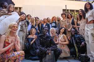 pfw_ss24_backstage_acielle_stellamccartney_003.thumb.jpg.cfd7cfd65418eee67c1ff2d4b75a4f20.jpg