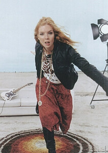 pheline-roggan-91331-fit.jpg