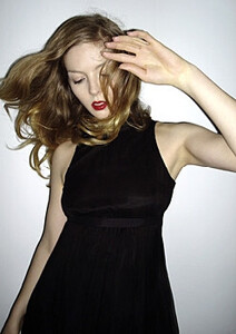 pheline-roggan-91337-fit.jpg