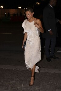 rose-bertram-arrives-at-victoria-beckham-s-fashion-show-afterparty-in-paris-09-29-2023-2.jpg