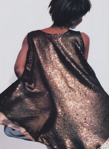 sequins_03.thumb.jpeg.0819f9bfbffc6fa9ede6ef87009631b8.jpeg