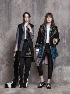 sojourner-victoria-anderson-surface-magazine-junejuly-15-5.thumb.jpg.2a6b4f845b076782ab2e68d0b28ac817.jpg