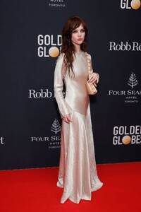 sophie-thatcher-at-golden-globes-announces-the-road-to-the-golden-globes-party-in-toronto-09-07-2024-2.jpg