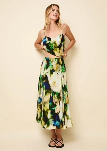the-gray-skirt-791668.thumb.webp.36b46ad2face62282683fbee4f8d6998.webp
